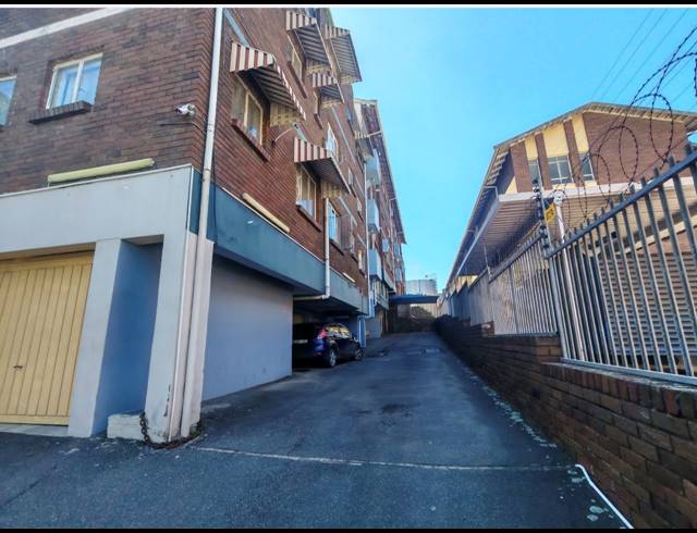 2 BEDROOM APARTMENT FOR SALE IN SYDENHAM